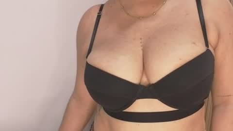Madam Rose online show from August 11, 8:27 am