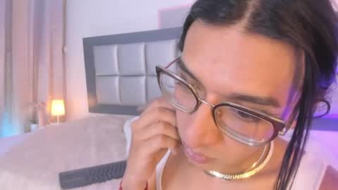 Maddie Ray online show from August 6, 3:11 pm