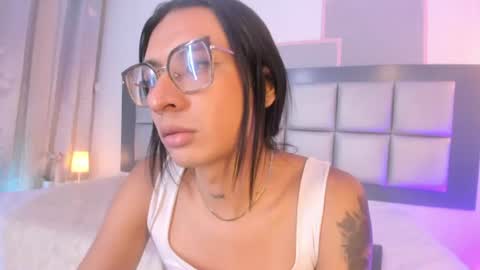 Maddie Ray online show from August 6, 5:23 pm