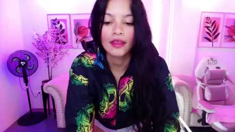 maddie_t18 online show from August 10, 11:44 am