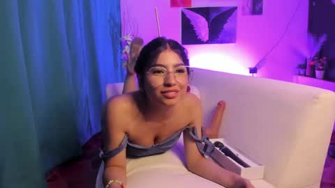 MaddieLee online show from April 17, 12:28 am
