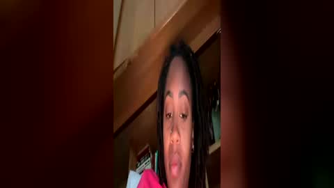 maddieroseee online show from June 17, 5:17 am