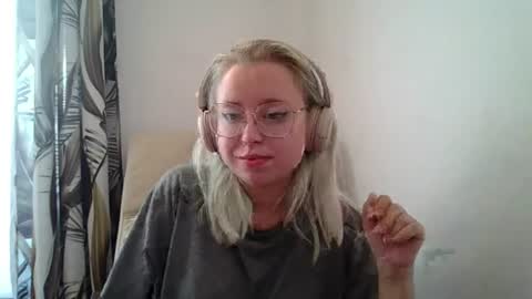 Maddie online show from August 7, 5:24 pm