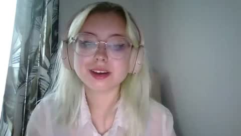 Maddie online show from August 10, 6:09 pm