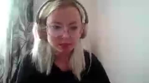 Maddie online show from August 11, 4:42 pm