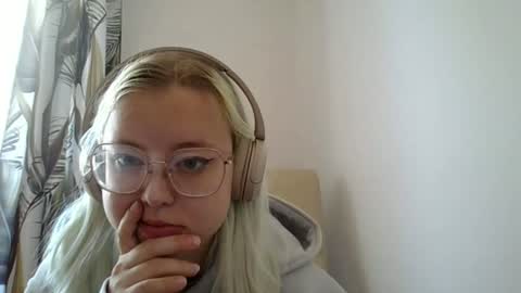 Maddie online show from August 14, 10:30 am