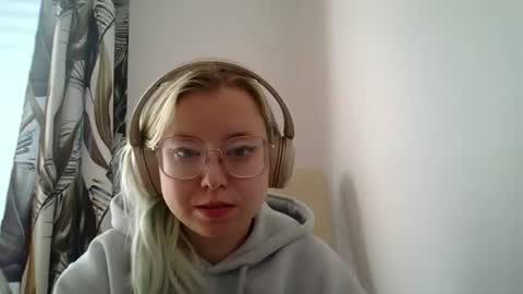 Maddie online show from August 14, 2:43 pm