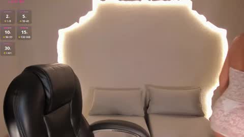 Maddison online show from August 3, 9:22 pm