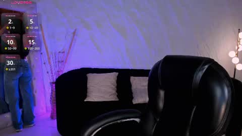 Maddison online show from August 15, 11:30 pm