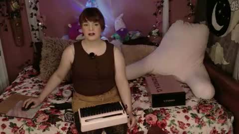 Maddy Cat online show from July 25, 5:28 pm