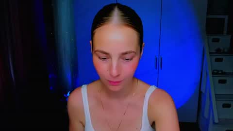 maddy_gate online show from August 4, 5:10 pm
