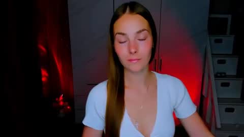 maddy_gate online show from August 10, 8:10 pm