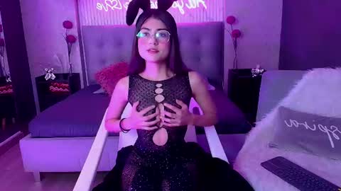 maddy_kind online show from August 17, 8:14 pm