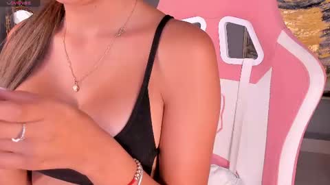 Maddy Owens online show from August 7, 11:21 am