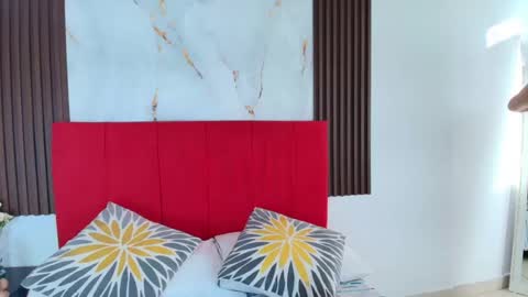maddysonmiller_ online show from August 10, 12:28 pm
