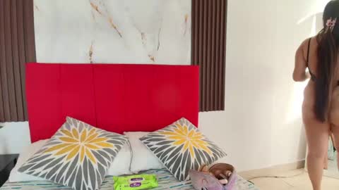 maddysonmiller_ online show from August 12, 12:51 pm