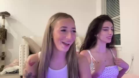 maddy wiggins online show from April 22, 4:15 am