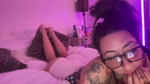 maddy wiggins online show from July 15, 4:02 am