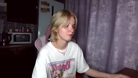 madelaines online show from July 12, 11:00 pm