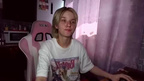 madelaines online show from July 15, 9:32 am
