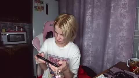 madelaines online show from July 15, 4:08 pm