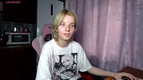 madelaines online show from July 31, 2:01 pm