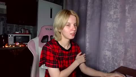 madelaines online show from August 4, 9:23 pm