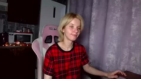 madelaines online show from August 4, 11:35 pm