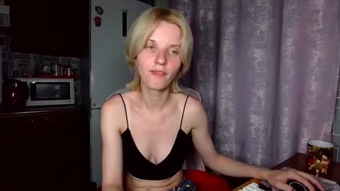madelaines online show from August 14, 10:35 pm