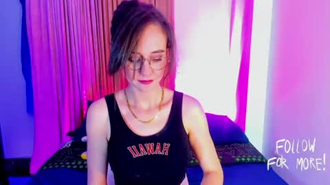 madelainnfox2 online show from August 13, 10:40 am