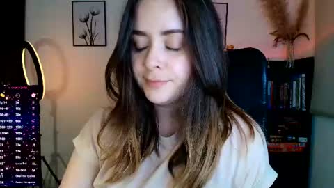 madelamee online show from July 28, 1:11 am