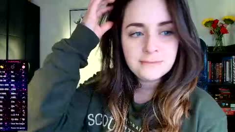 madelamee online show from August 3, 12:50 am