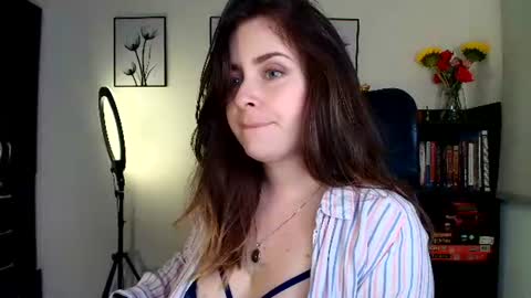 madelamee online show from August 4, 12:40 am