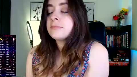 madelamee online show from August 4, 10:07 pm