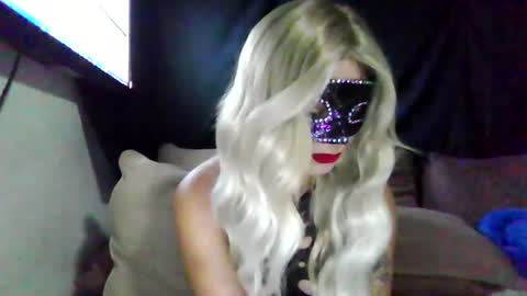 madii online show from August 12, 4:15 am
