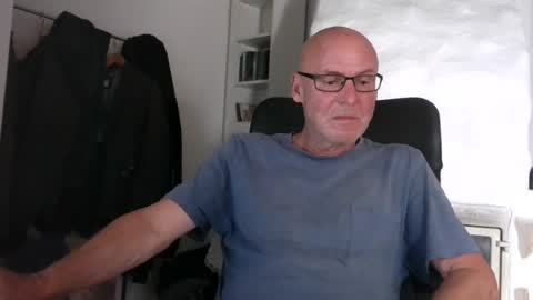 madio1187940 online show from July 16, 5:14 pm