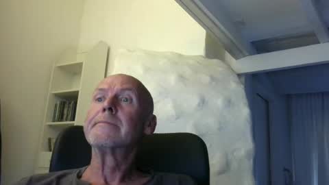 madio1187940 online show from July 31, 6:57 pm