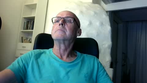 madio1187940 online show from August 7, 1:05 am