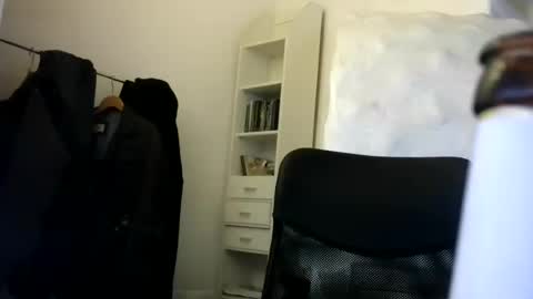 madio1187940 online show from August 10, 1:34 pm