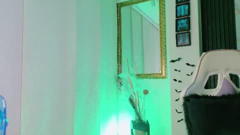 madison_jacksonn online show from August 7, 9:15 pm