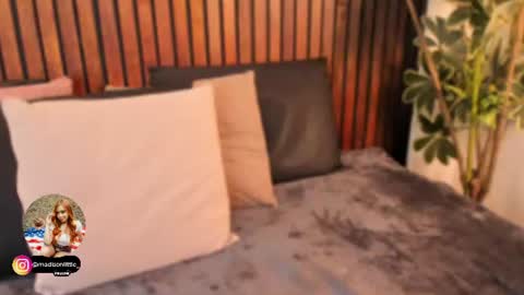 Madi  online show from August 11, 3:14 pm
