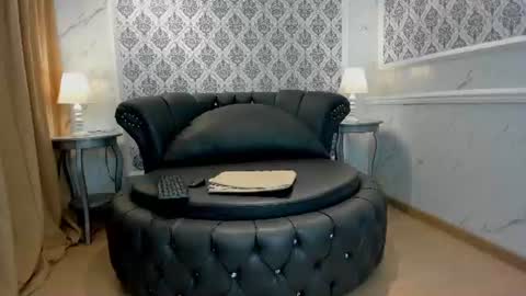 madisonngracee online show from August 10, 12:39 pm