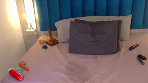 Madison Smith online show from August 6, 1:04 am