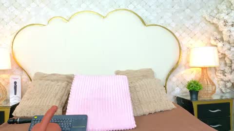 madissonbonny_ online show from August 8, 11:38 pm