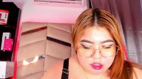 madissonlee__ online show from August 7, 12:54 am