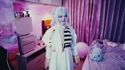 Alice online show from August 7, 9:15 pm