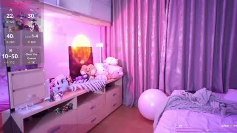 Alice online show from August 14, 9:29 pm