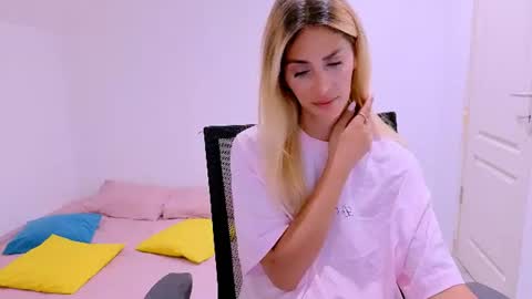 Madye Roberts online show from August 1, 8:48 pm