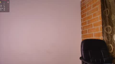 Emma online show from August 7, 11:49 pm