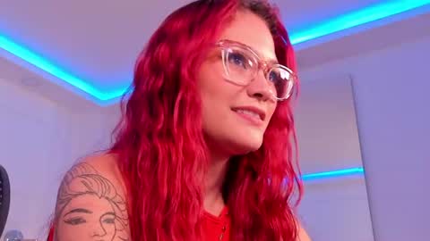 Mae Lyra online show from August 4, 7:33 pm